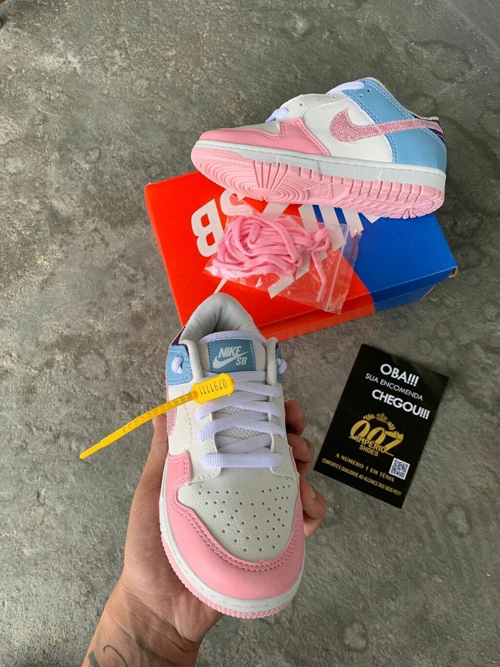Nike branco com Glitter rosa