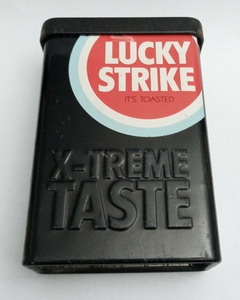 Lata de Cigarro Lucky Strike / X-Treme Taste