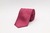 Gravata é um acessório versátil que pode ajudar a completar um traje e expressar o estilo pessoal de um indivíduo.
As gravatas podem ser usadas em conjunto com camisas de colarinho, ternos, paletós ou blazers. Elas ajudam a adicionar um toque de elegância