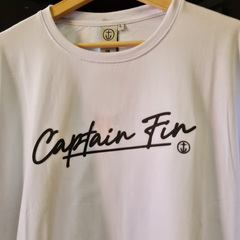 REMERA CAPTAIN FIN CENEO - Desmadre