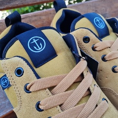 ZAPATILLA CAPTAIN FIN IMPACT MUSTARD MOSTAZA en internet