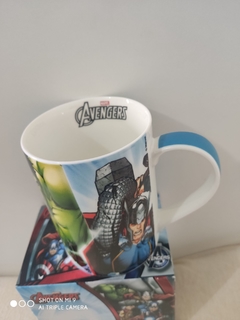 Caneca Marvel - 460 ml - Avengers Branca - Zona Criativa na internet