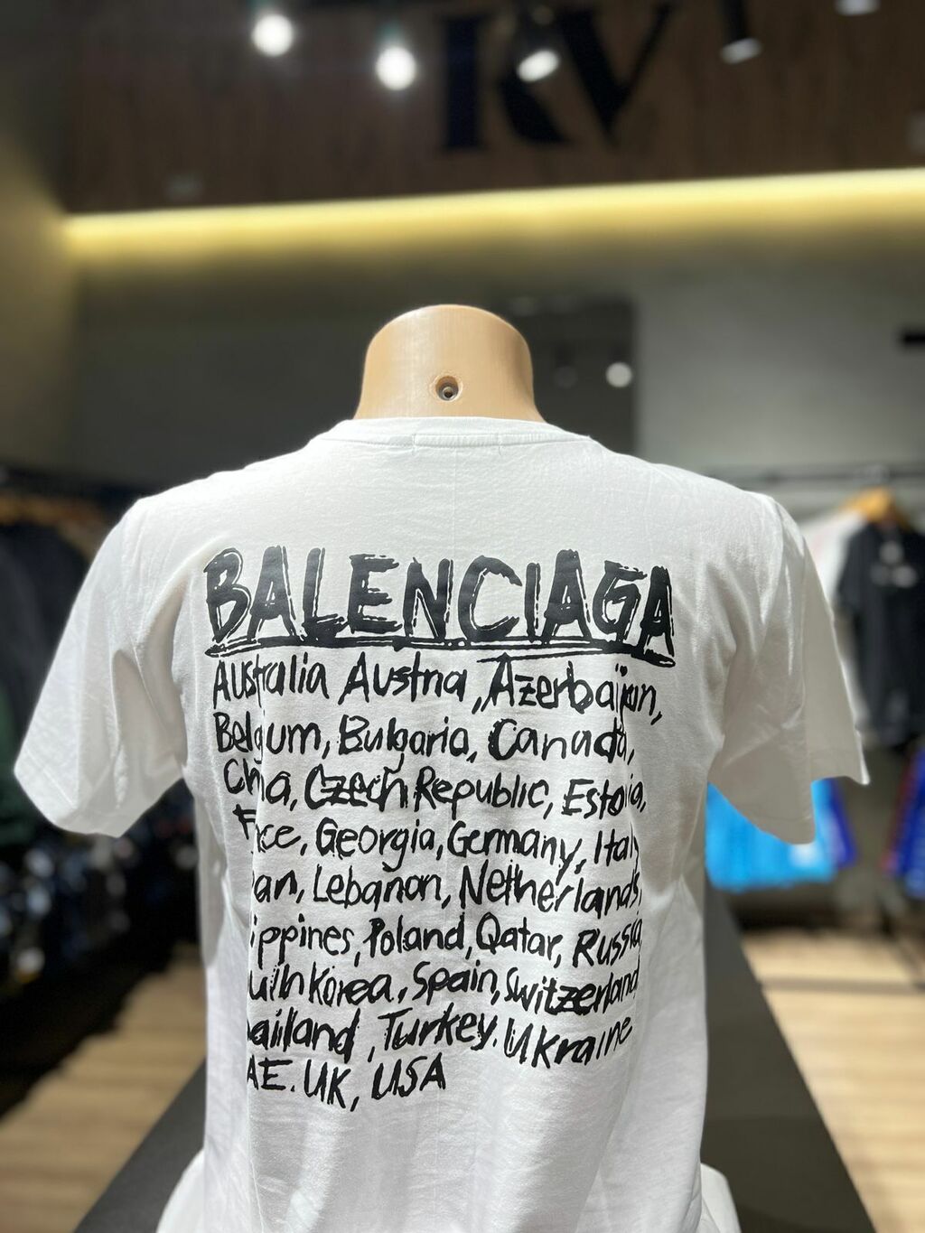 Camiseta Balenciaga RV Multimarcas Loja Online