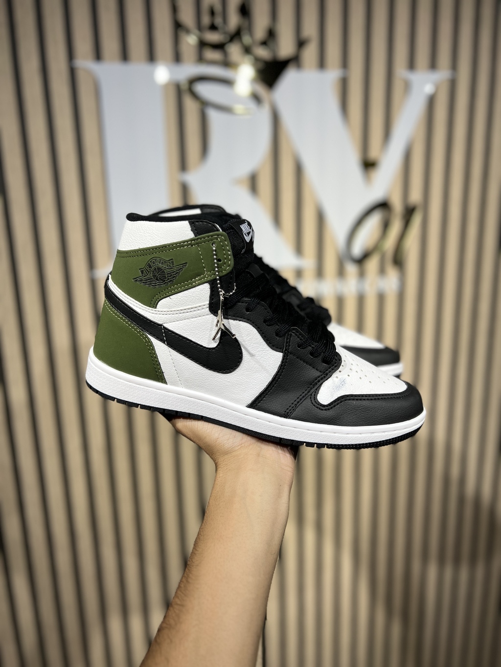 Air jordan verde militar hot sale