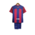 Kit infantil do Barcelona, modelo 23/24, nas cores azul e grená, com camisa e shorts.