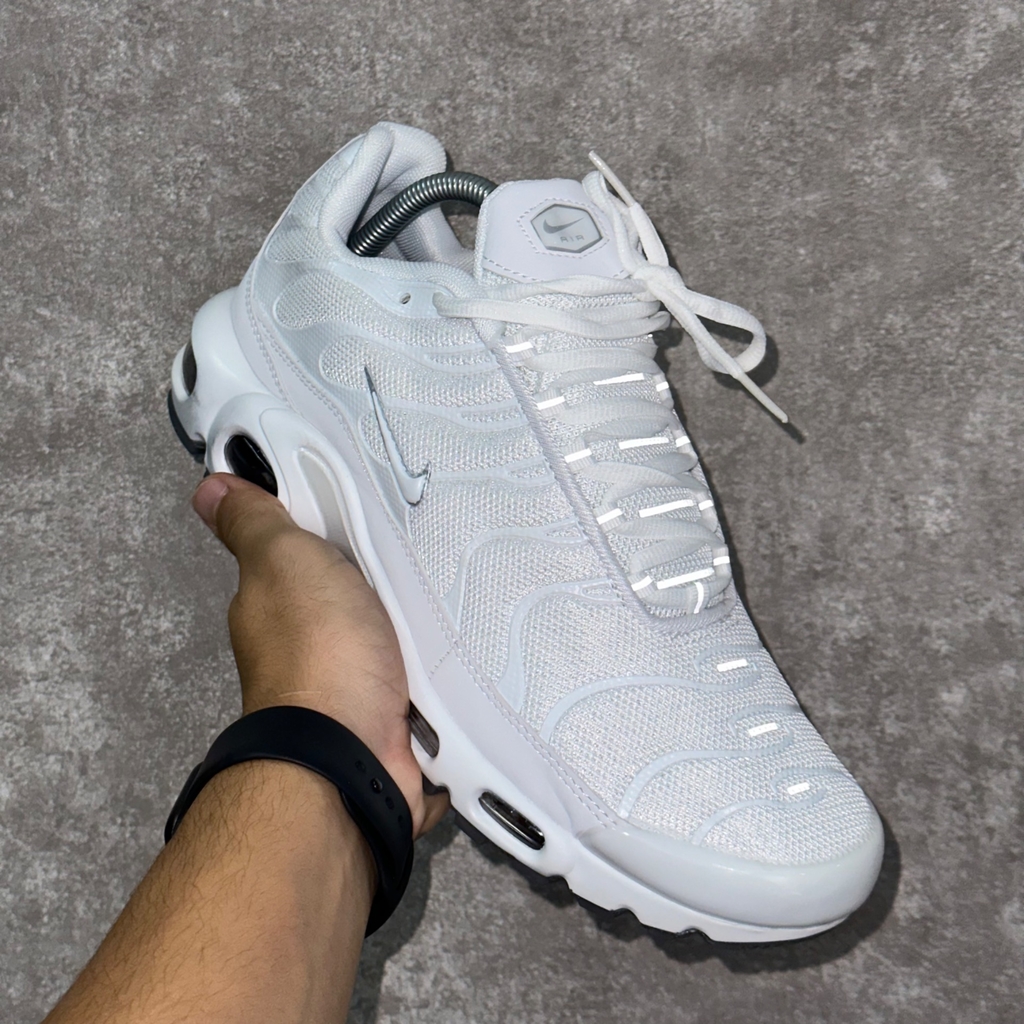 Nike tn sale white and grey