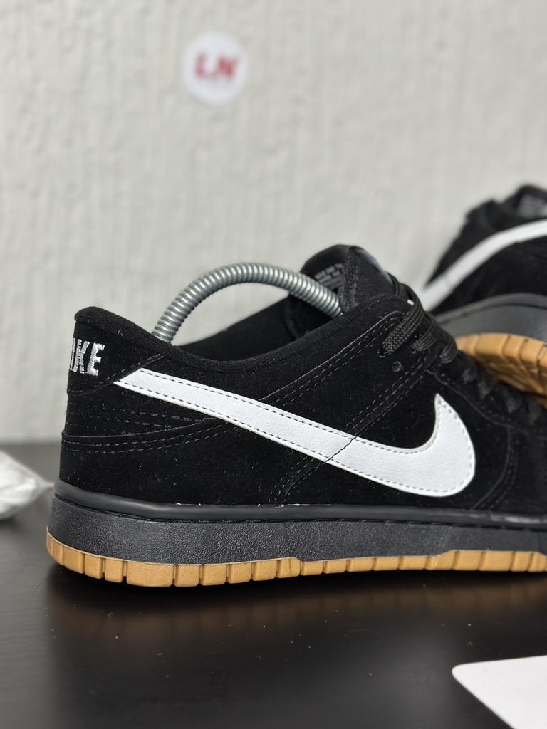 Nike sb preto camurça 2025