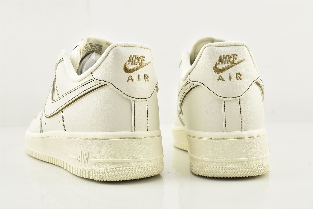 Cream white store air jordan 1