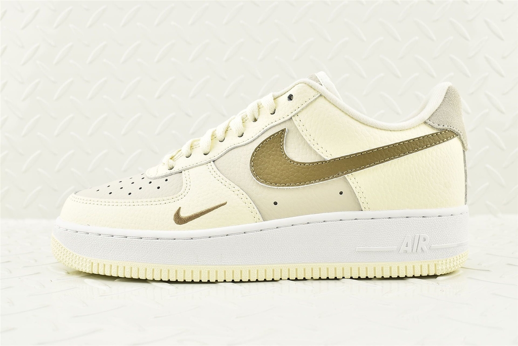 Nike air force 2025 cream white