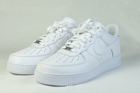 All white best sale nike airforces