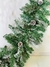 Galho Decorativo Longo Folhas Nevado com Pinhas - Decora Mais