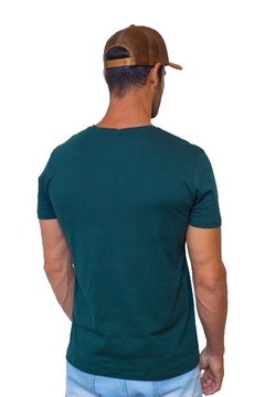Camisa Masculina Tem Que Ter Posterior Verde Musgo - comprar online