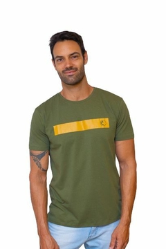 Camisa Masculina Verde Oliva Faixa Laranja - comprar online