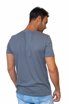 Camisa Masculina Cinza com Faixa Azul Claro - Lojinha Confiança Marchador