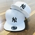 Bone NY Yankees Aba Reta Branco / Preto