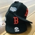 Bone World Series Boston Red Sox Aba Reta Fechado Preto / Vermelho