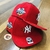 Bone World Series NY Yankees Aba Reta Fechado Vermelho / Branco na internet