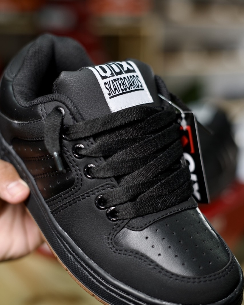 T nis QIX 80s PRETO Comprar em Skull Shop Br