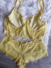 Conjunto amarelo