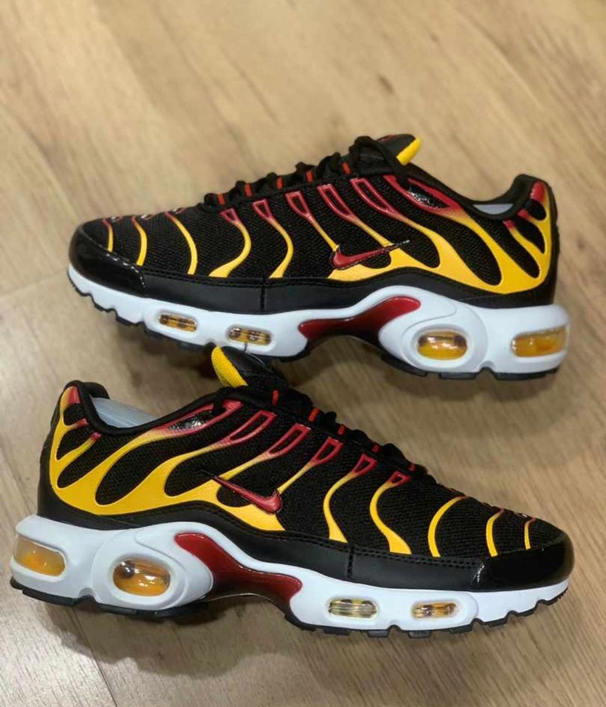 Air max plus preto e vermelho top