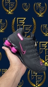 Tênis Nike Shox 4 Molas – Preto e Rosa