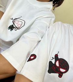 Camiseta bordada Miles Morales ou Gwen Homem Aranha