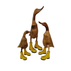 Trio de Patos de Madeira Botas Amarelas