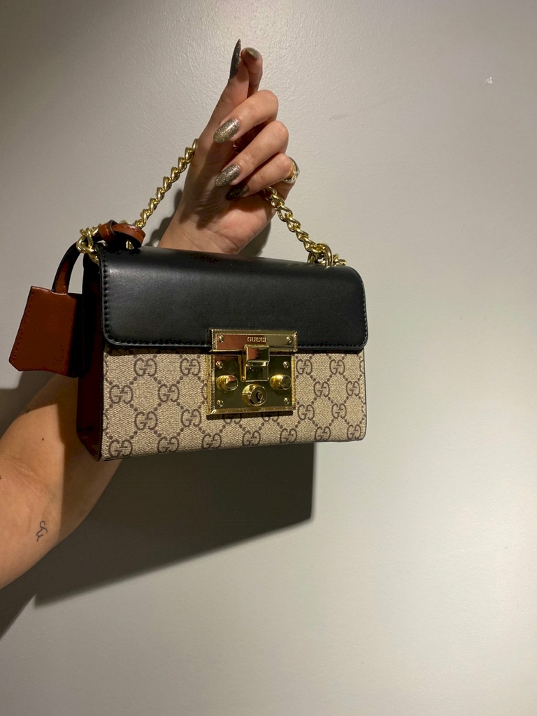 Bolsa Padlock Gucci Signature