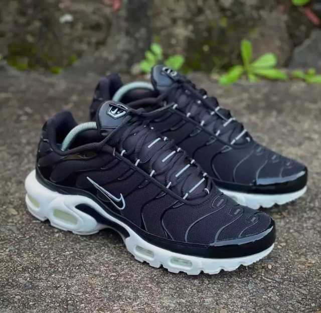 Nike plus cheap preto e branco