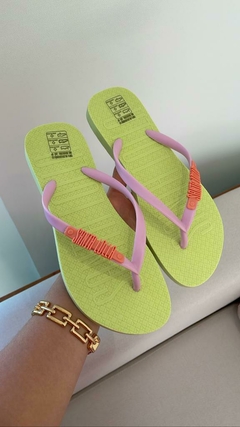 Chinelo Flip Flop Borracha Santa Lolla - Compose Looks