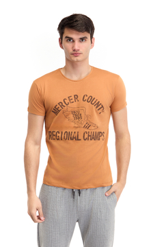 Remera Old School Champs Caramelo
