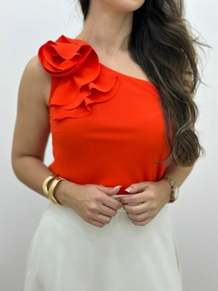 BLUSA HEBE COM FLOR