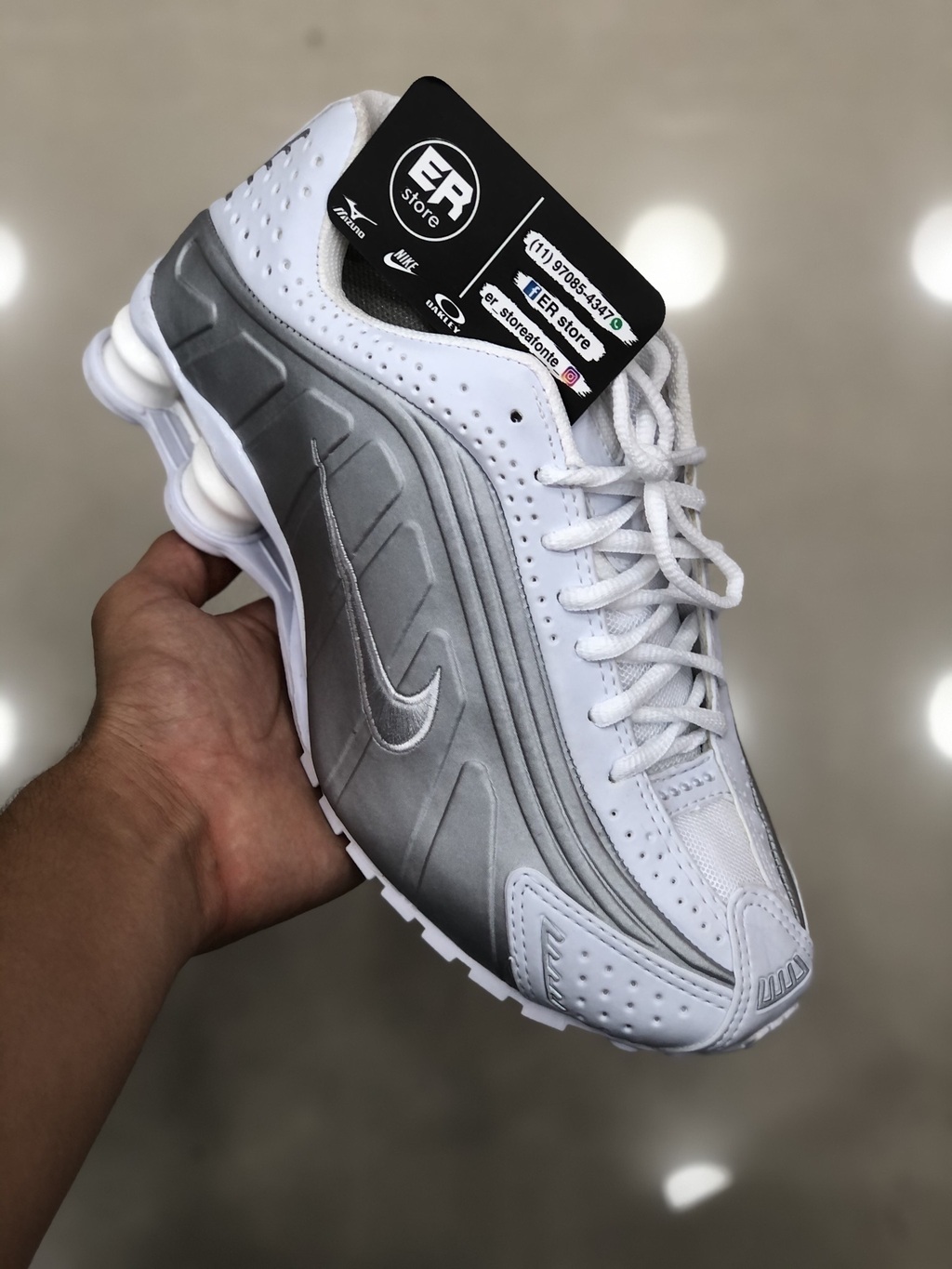 Nike Shox R4 Branco Cinza