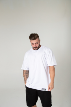 Camiseta OVERSIZED - Basic - Rissato Clothing                       