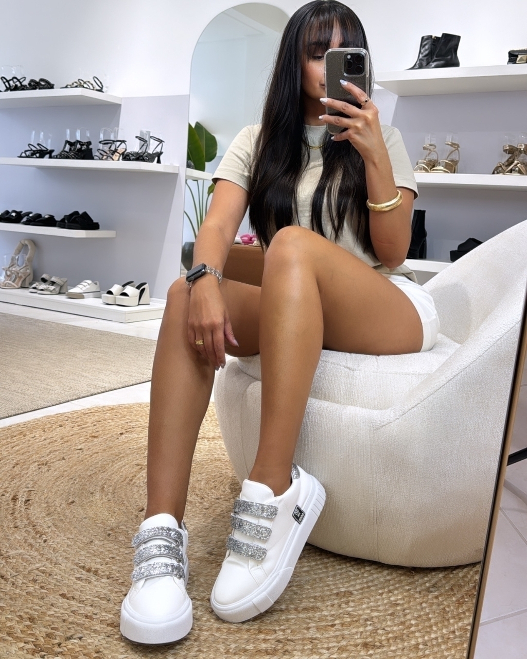 Tenis branco e prata feminino outlet