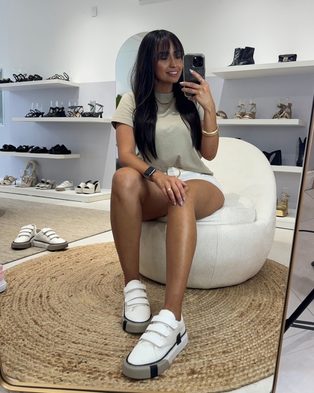 Tenis branco com solado marrom deals