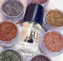 cola de glitter Bruna Tavares na internet