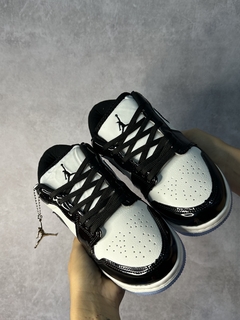 Nike Air Jordan Low P&B Verniz - moonwalker