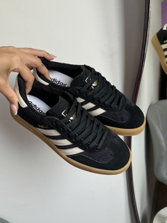 Adidas Gazelle Preto na internet