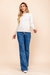 Calça jeans barra larga de lavagem clara da marca rubinella