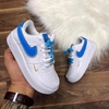 NIKE AIR FORCE - Branco com Cadarços Azul e Branco