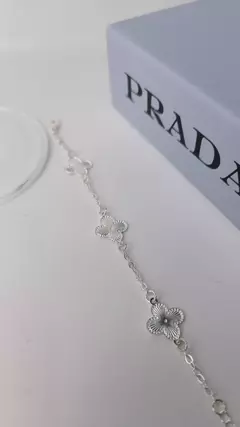 PULSEIRA TREVOS FOLHEADA prata - France Acessórios