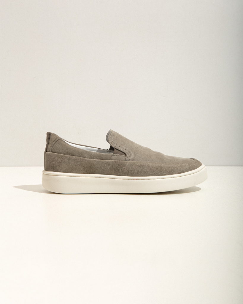 Slip on store camurça