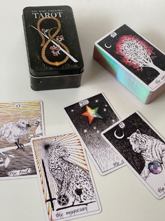 Mazo "The Wild Unknown Tarot"