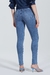 Calça jeans skinny clara destroyed acetinada - comprar online