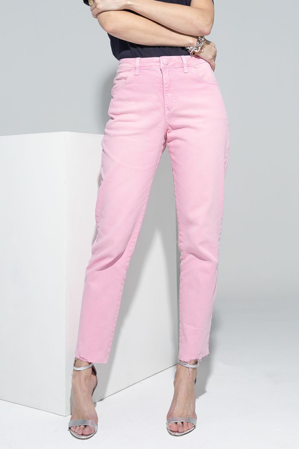 Calça jeans sale rosa claro