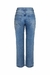 Calça Jeans Reta Azul Clara Betânia com botão cristal e pedrarias costas foto em still