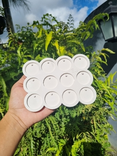 Molde silicone para resina redondo 3cm com furo - comprar online