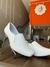 Sapato de couro branco - detalhe em strass