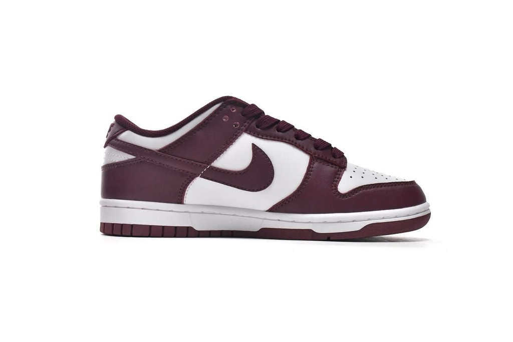 Nike store sneakers bordeaux